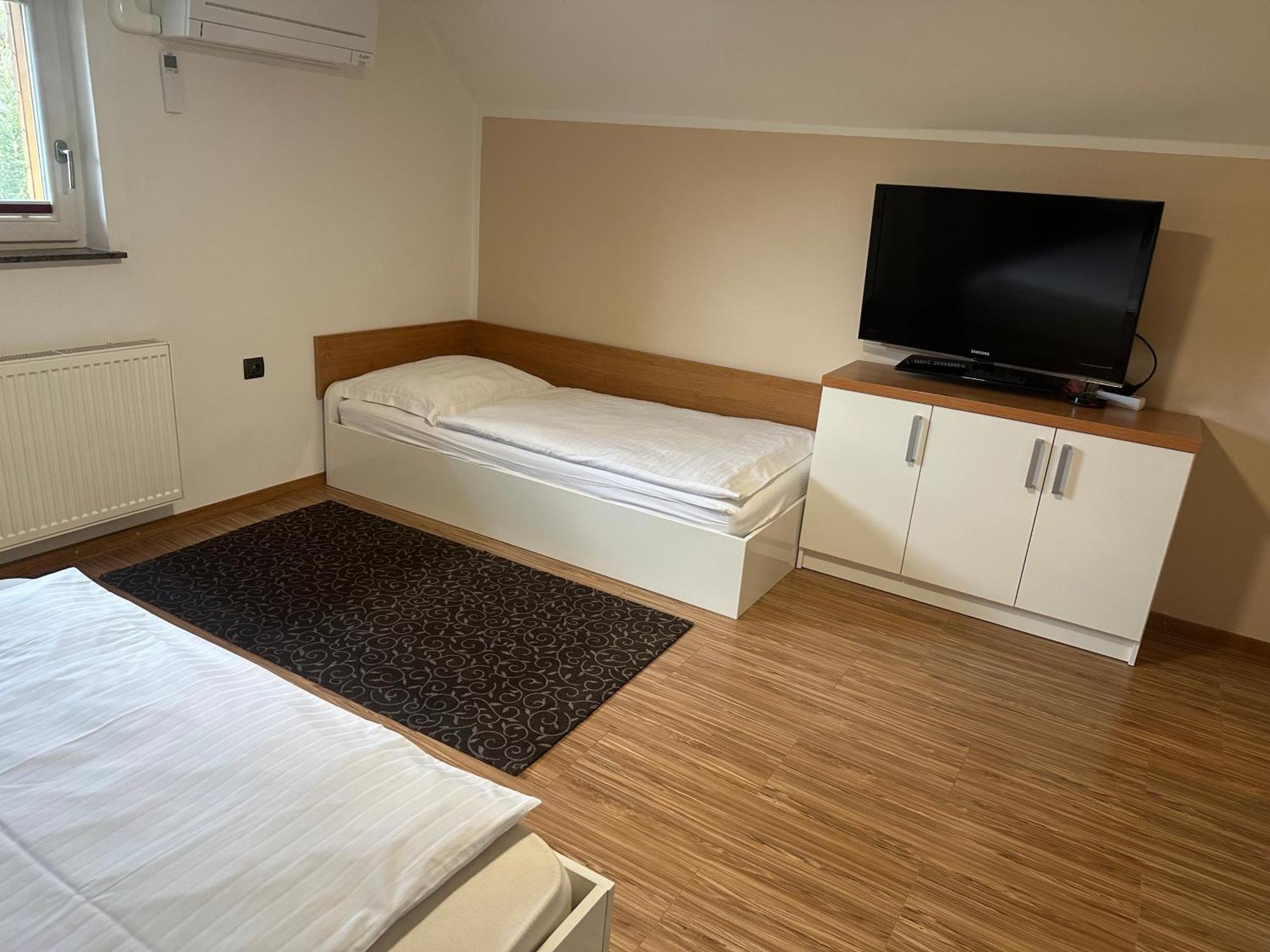 Domacija Vodnik & Apartments سيركلجي نا جورينجسكيم المظهر الخارجي الصورة